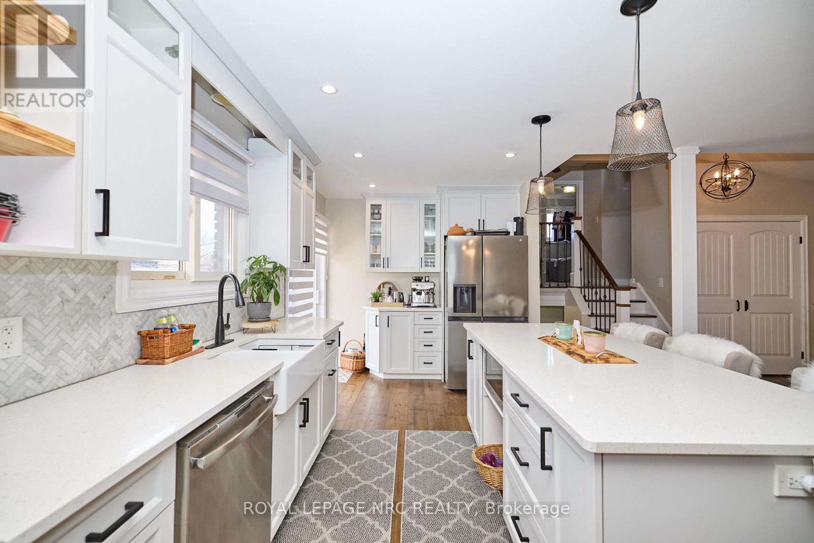 6796 Stokes Street, Niagara Falls (Dorchester), Ontario  L2G 2H1 - Photo 8 - X12046953