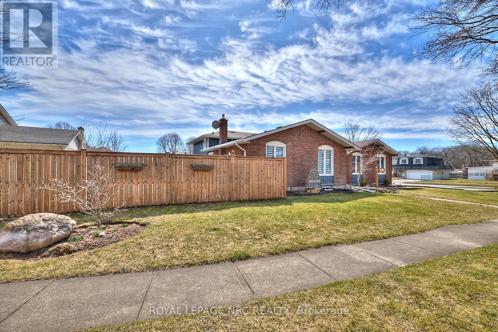 6796 Stokes Street, Niagara Falls (Dorchester), Ontario  L2G 2H1 - Photo 39 - X12046953