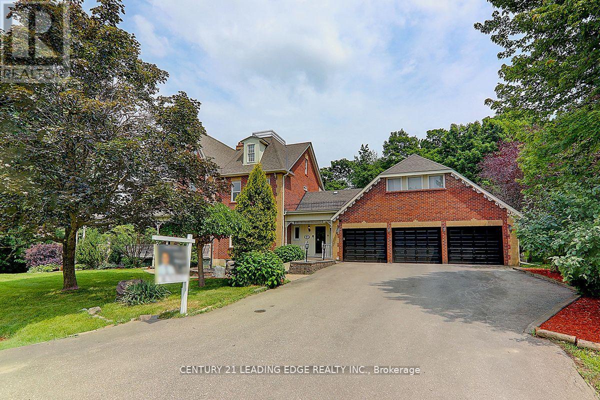 7 MAPLE VIEW LANE, Whitchurch-Stouffville, Ontario