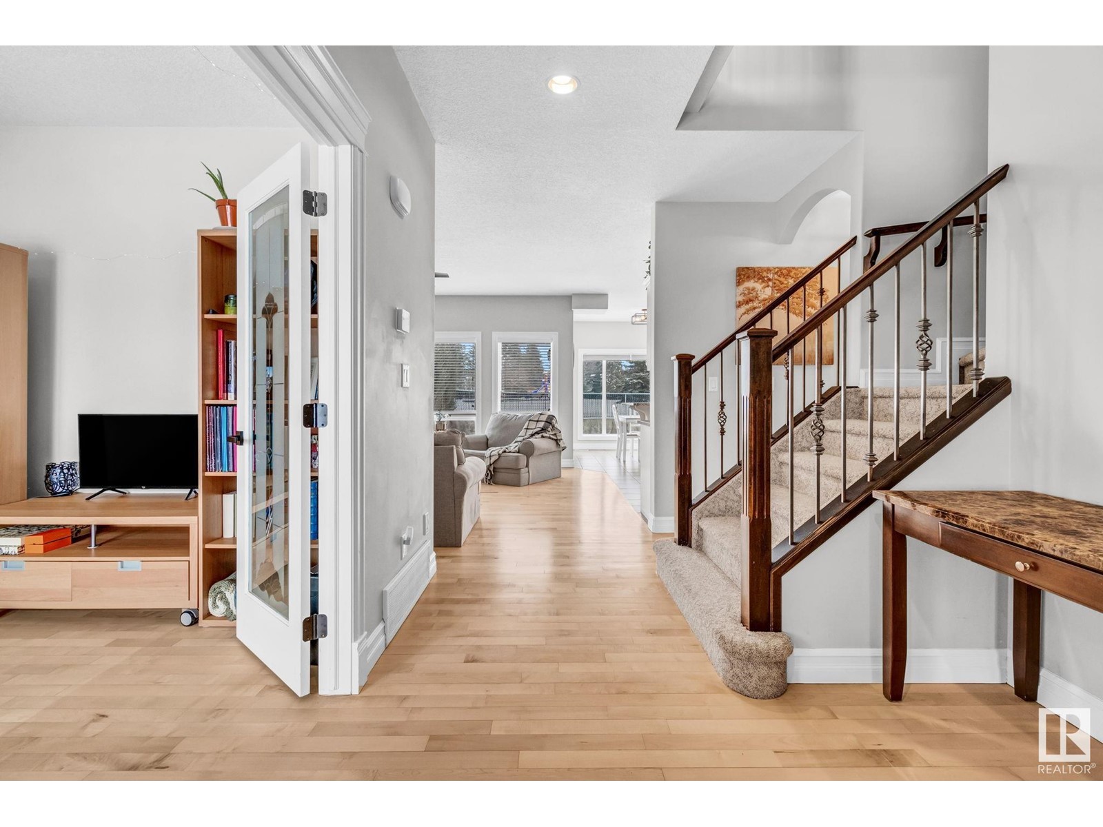 Property at 5321 60 ST image 2