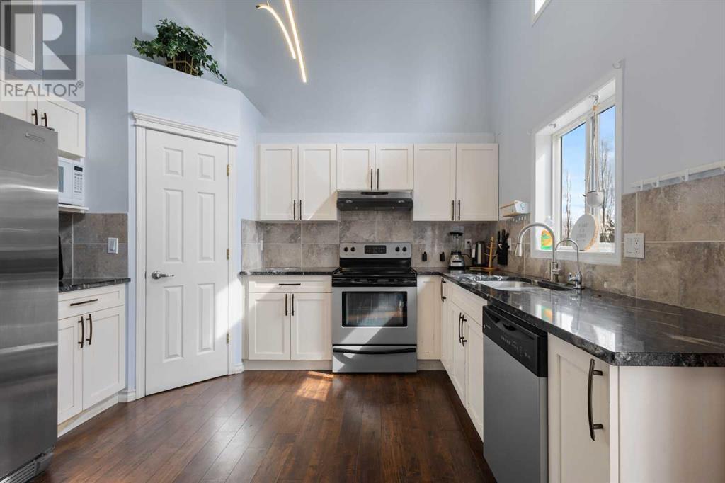 Property at 100 Country Hills Cove NW image 4
