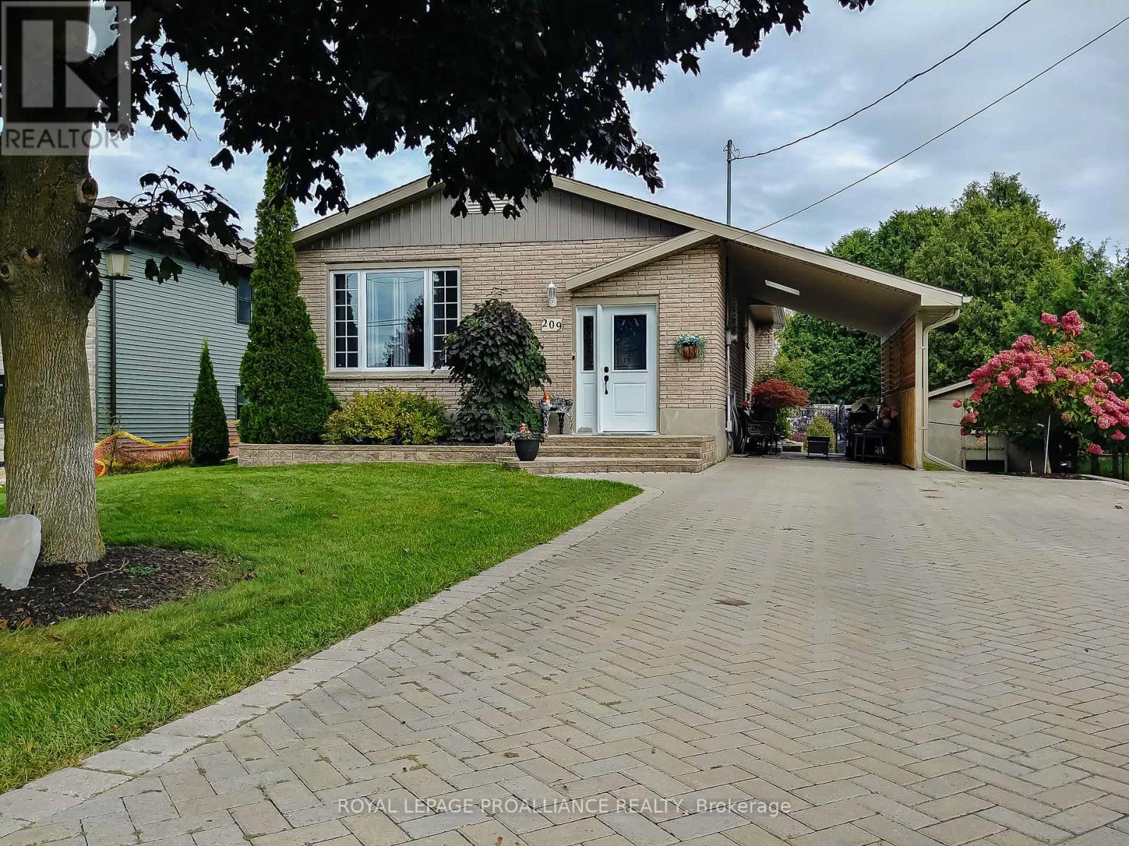 Property at 209 ONTARIO STREET image 5