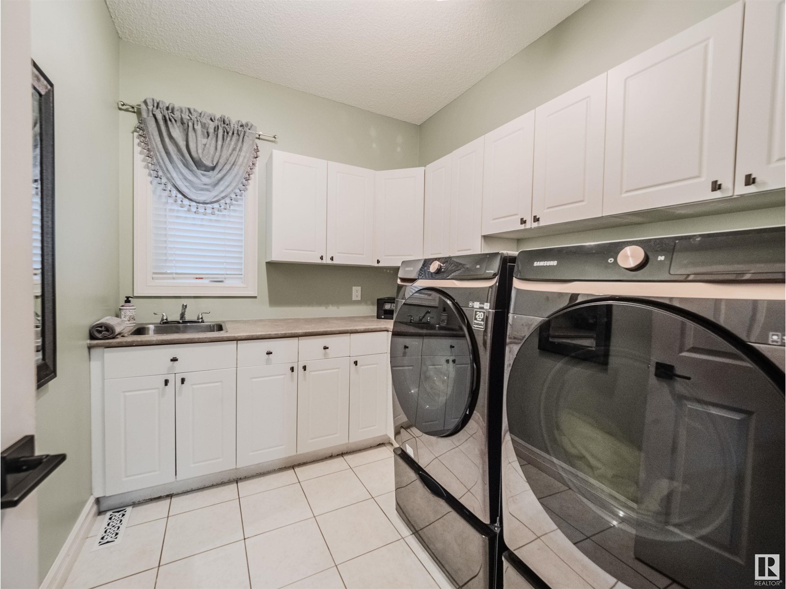 Property at 10615 81 ST NW image 1