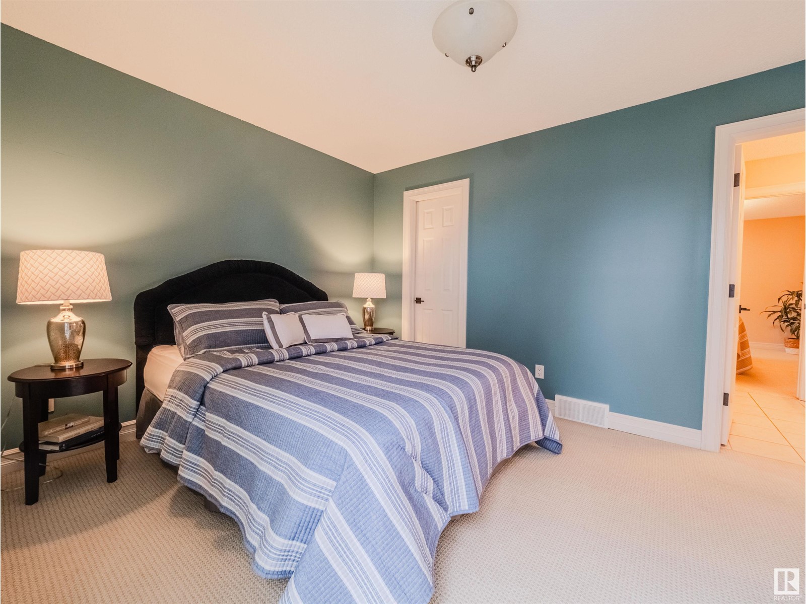 Property at 10615 81 ST NW image 3