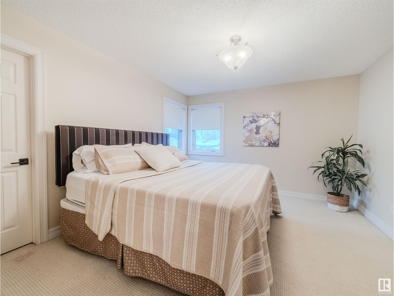 Property at 10615 81 ST NW image 5