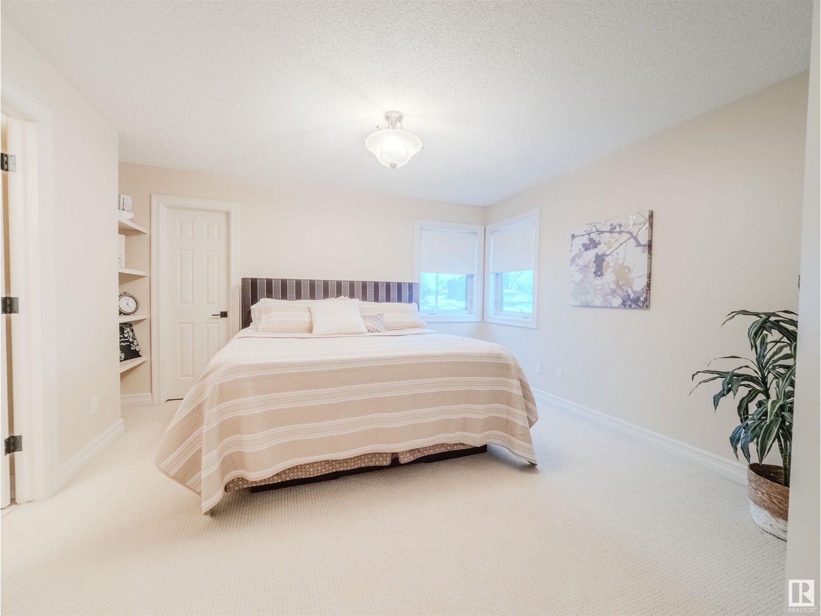 Property at 10615 81 ST NW image 4