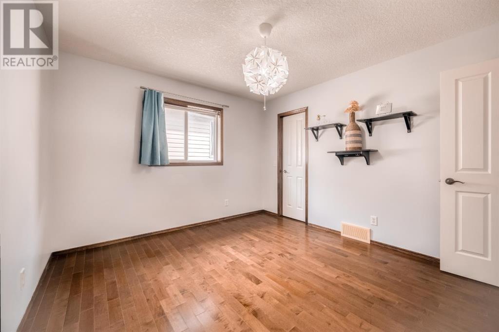 76 Pantego Rise Nw, Calgary, Alberta  T3K 6J2 - Photo 33 - A2206157