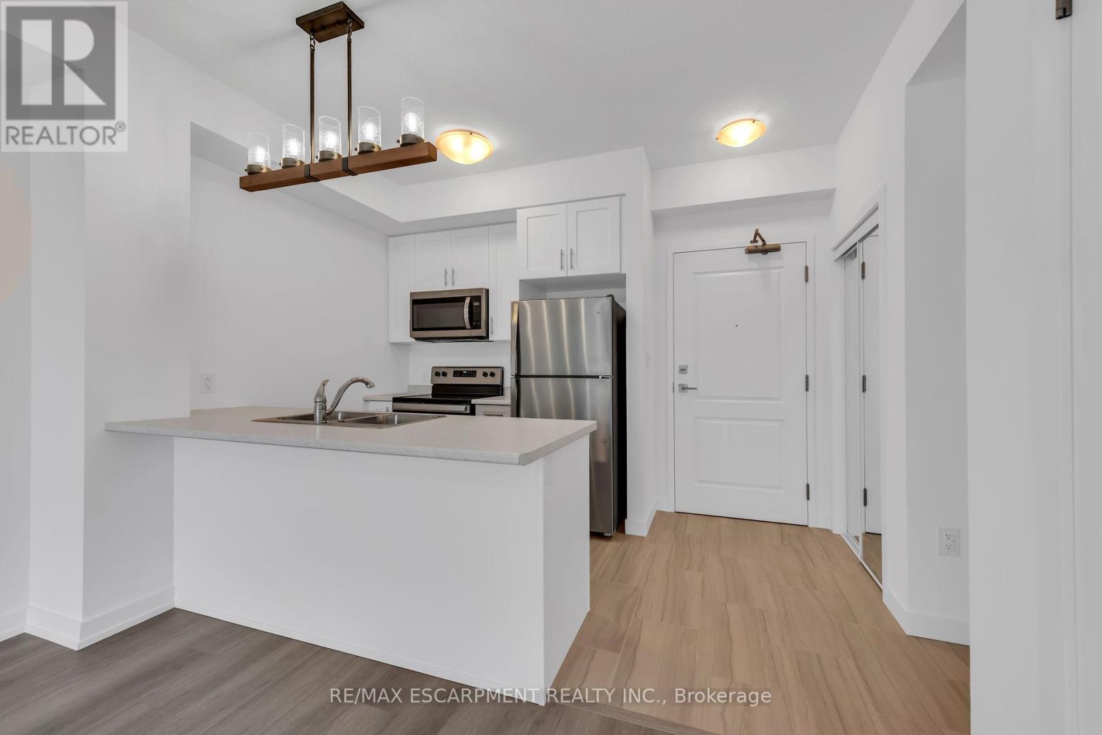 331 - 460 Dundas Street E, Hamilton, Ontario  L9B 2A5 - Photo 14 - X12089071