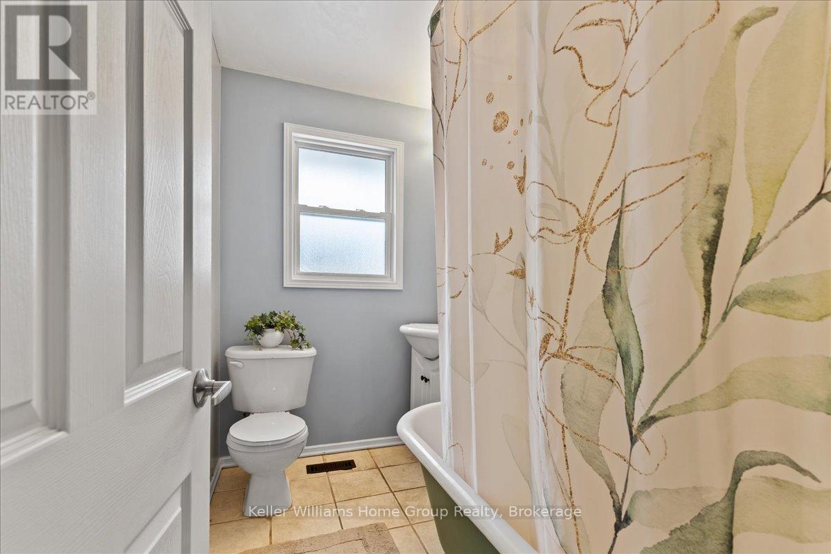 7637 Wellington 7 Road, Mapleton, Ontario  N0B 1A0 - Photo 17 - X12092054