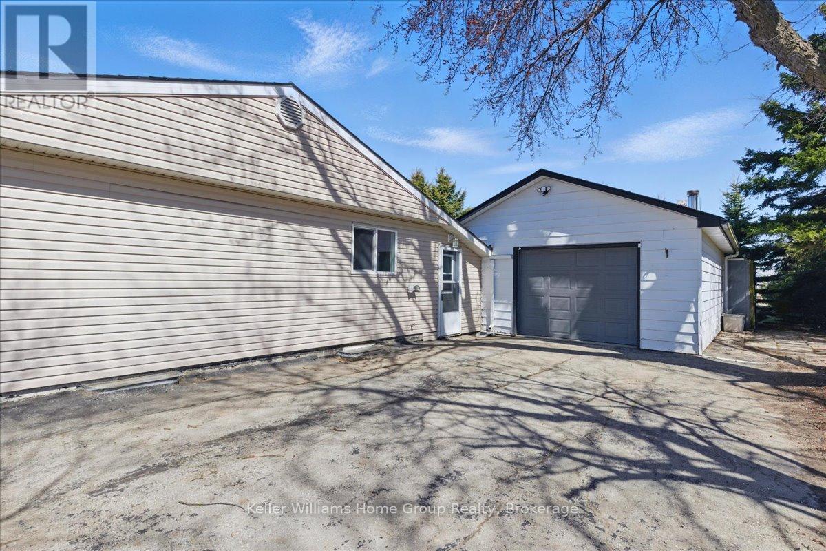 7637 Wellington 7 Road, Mapleton, Ontario  N0B 1A0 - Photo 2 - X12092054