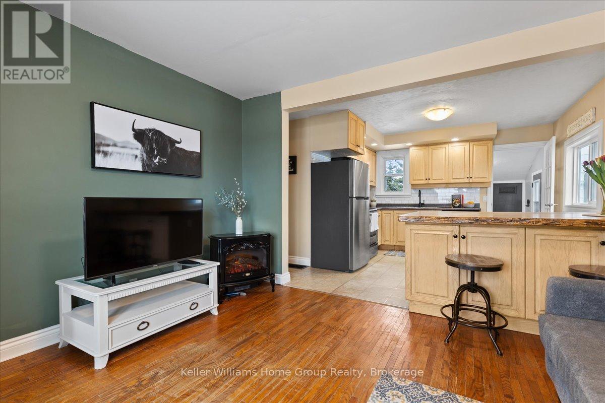 7637 Wellington 7 Road, Mapleton, Ontario  N0B 1A0 - Photo 7 - X12092054