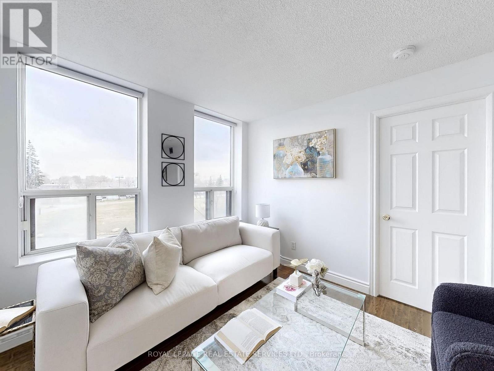 Property at 213 - 330 MCCOWAN ROAD image 3