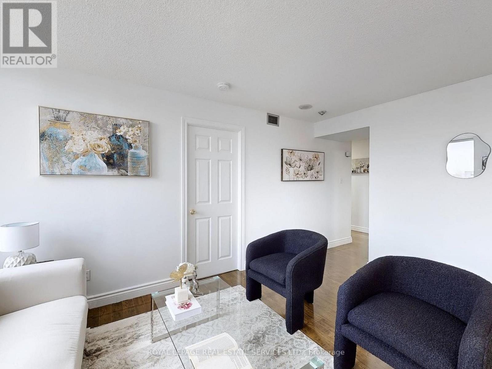 Property at 213 - 330 MCCOWAN ROAD image 4