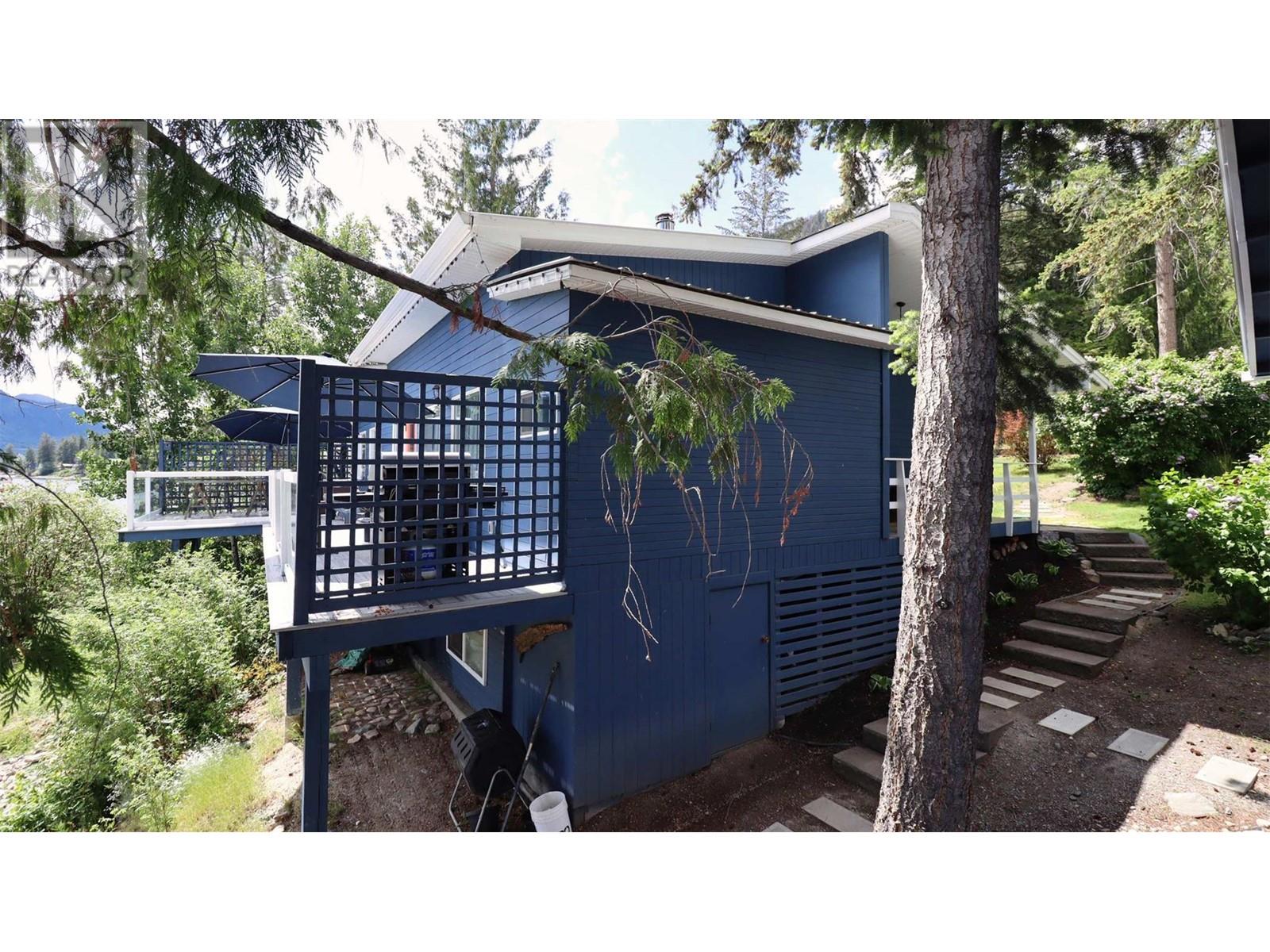 1065 Little Shuswap Lake Road, Chase, British Columbia  V0E 1M2 - Photo 38 - 10344192