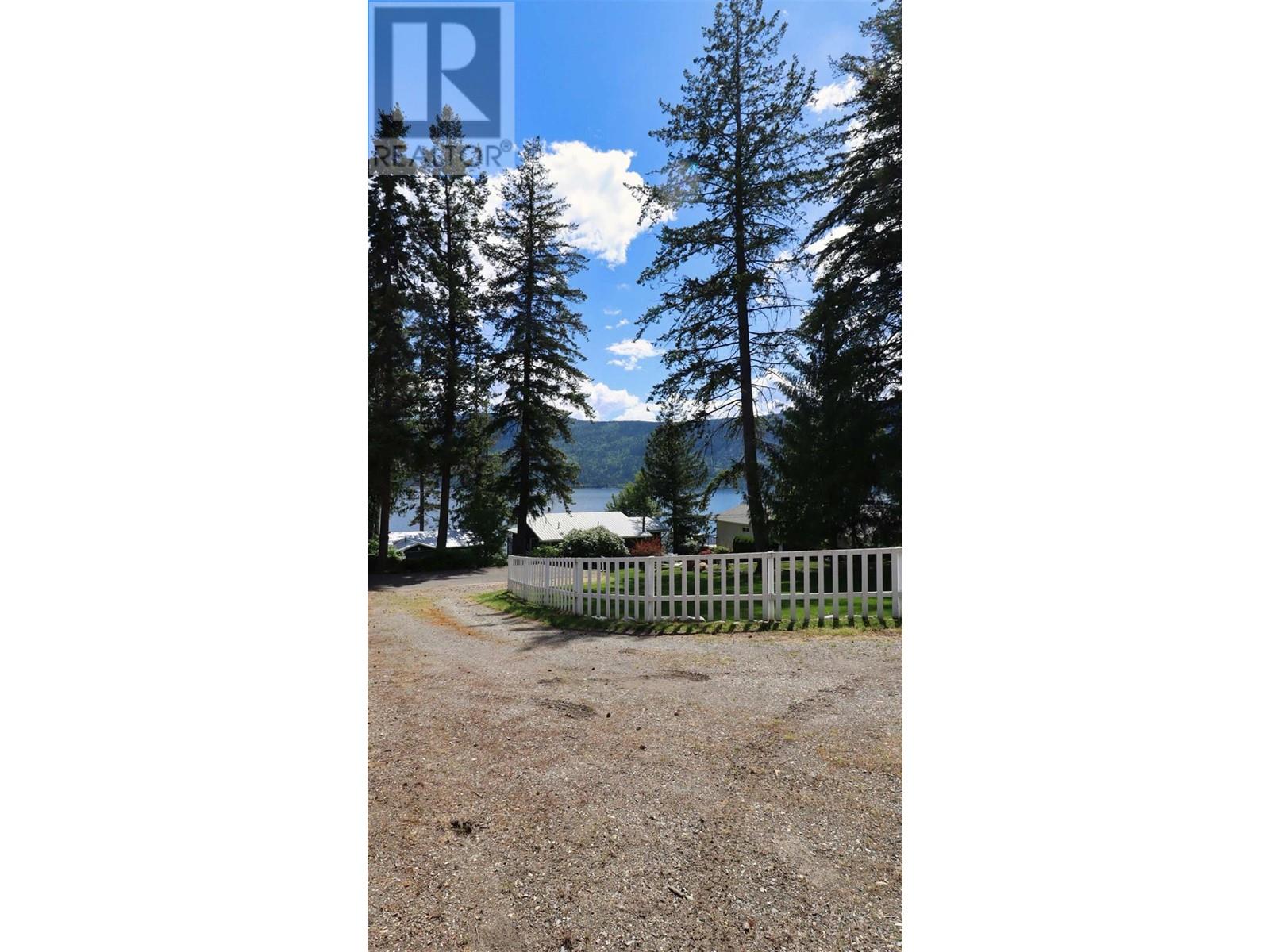 1065 Little Shuswap Lake Road, Chase, British Columbia  V0E 1M2 - Photo 5 - 10344192