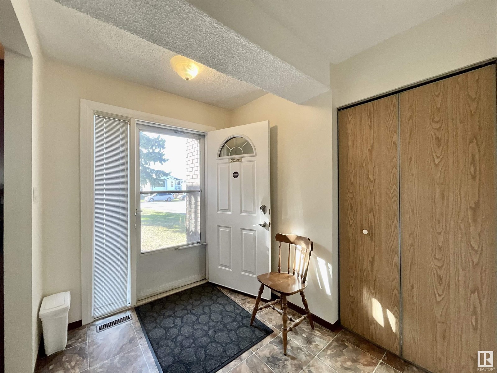 Property at 13147 34 ST NW image 5