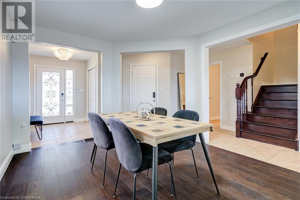 Property at 141 KEMP Crescent image 5