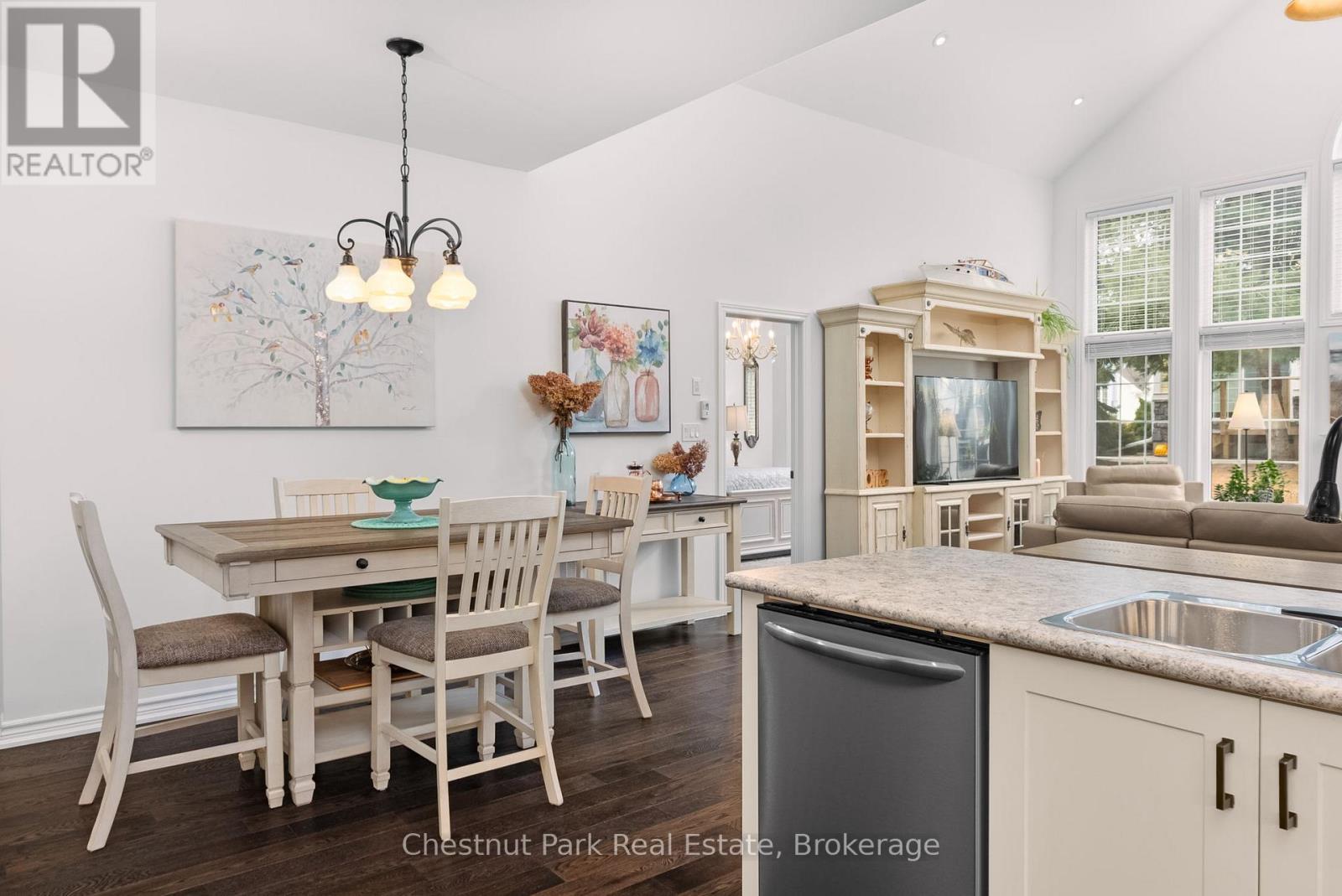 25 Durham Road, Bracebridge, Ontario  P1L 0B7 - Photo 14 - X12091633