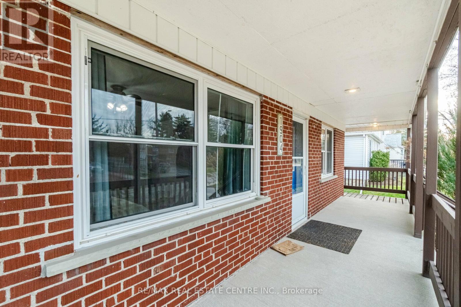 Property at 1904 BALSAM AVENUE image 5