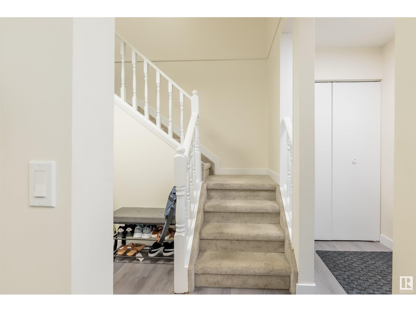 Property at 1710 37 ST NW image 2