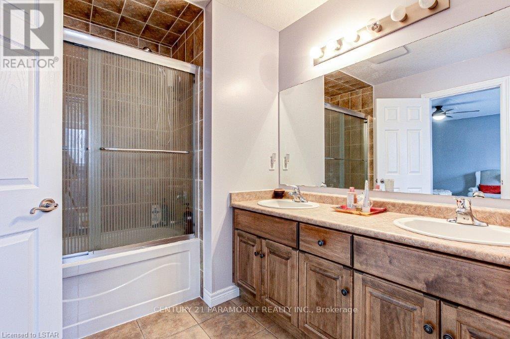 2020 Denview Avenue, London North, Ontario  N6G 0G3 - Photo 12 - X12092113
