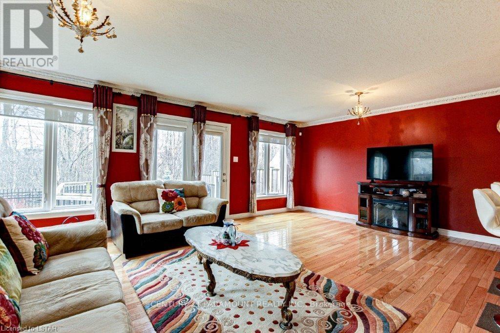 2020 Denview Avenue, London North, Ontario  N6G 0G3 - Photo 4 - X12092113