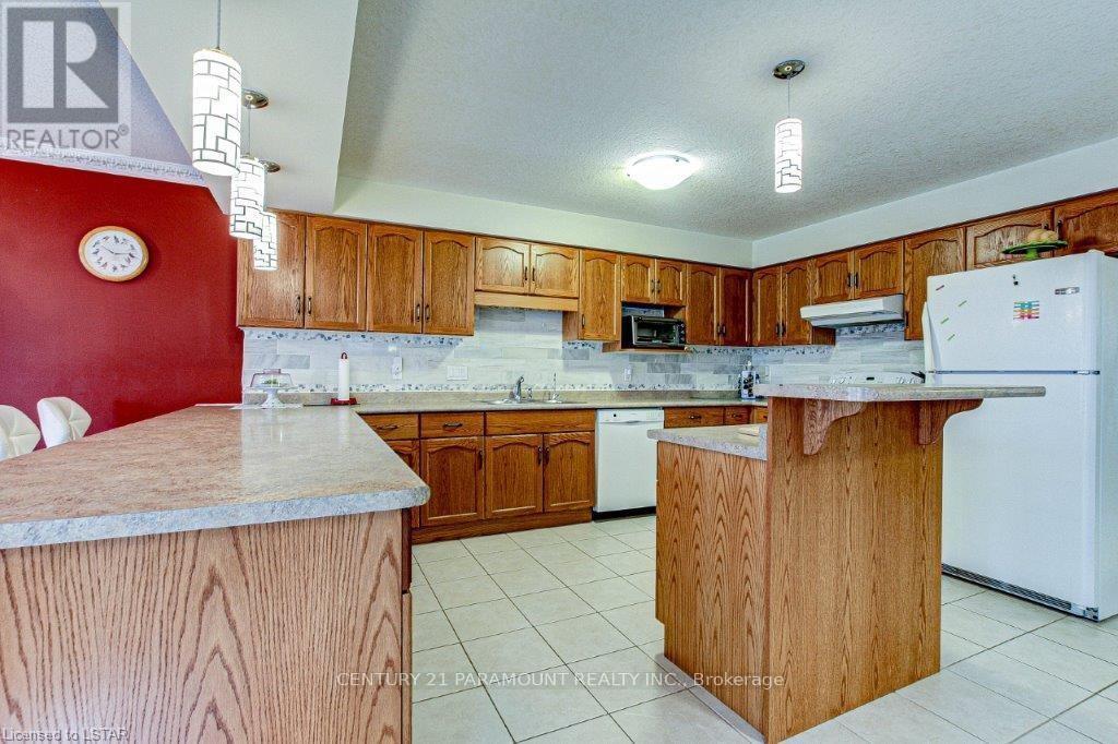 2020 Denview Avenue, London North, Ontario  N6G 0G3 - Photo 7 - X12092113