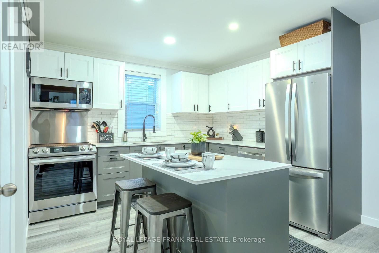 Property at 71 CAMBRIDGE STREET S image 4