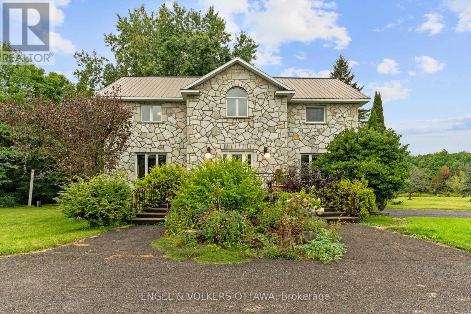 Property at 2062 GREYS CREEK ROAD image 2