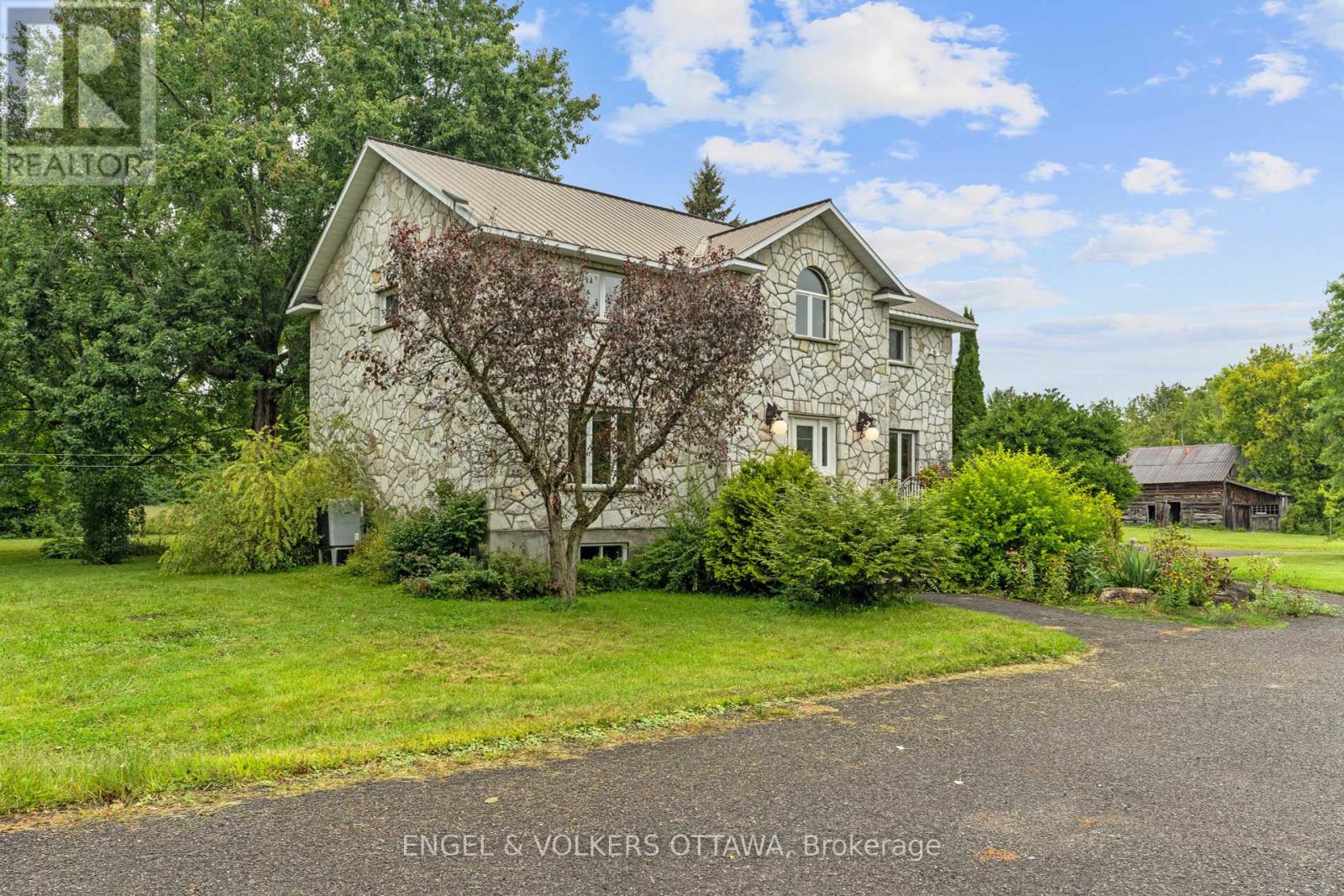 Property at 2062 GREYS CREEK ROAD image 3