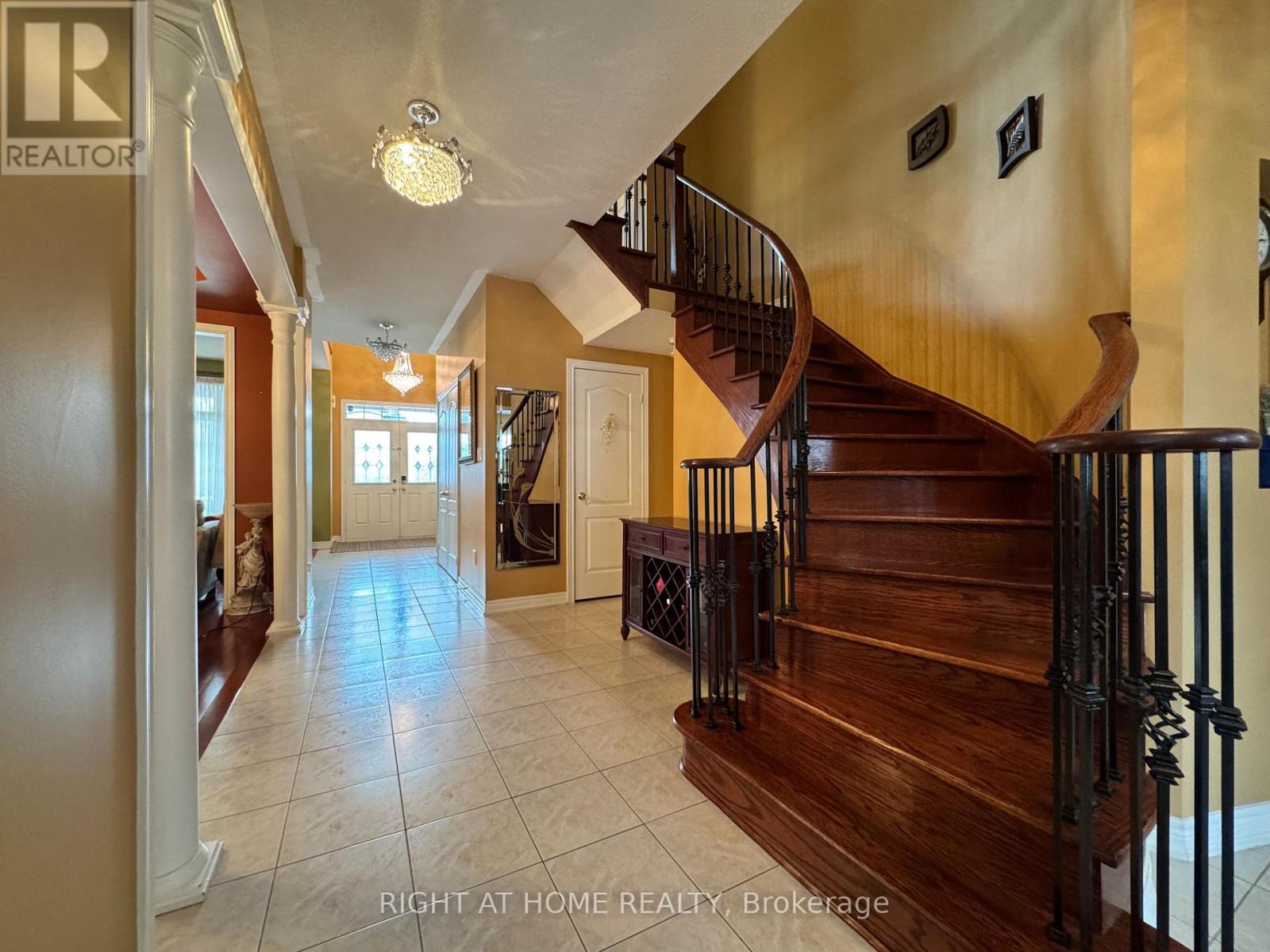 29 Lynnvalley Crescent, Brampton, Ontario  L6P 2E1 - Photo 11 - W12046515