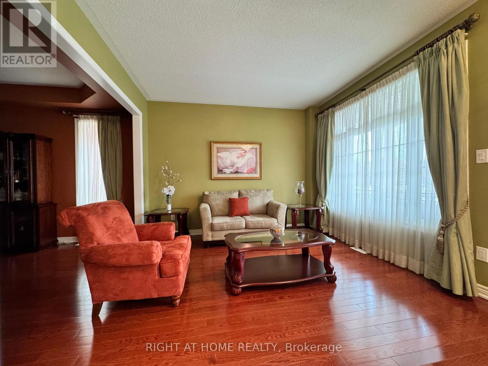 29 Lynnvalley Crescent, Brampton, Ontario  L6P 2E1 - Photo 6 - W12046515