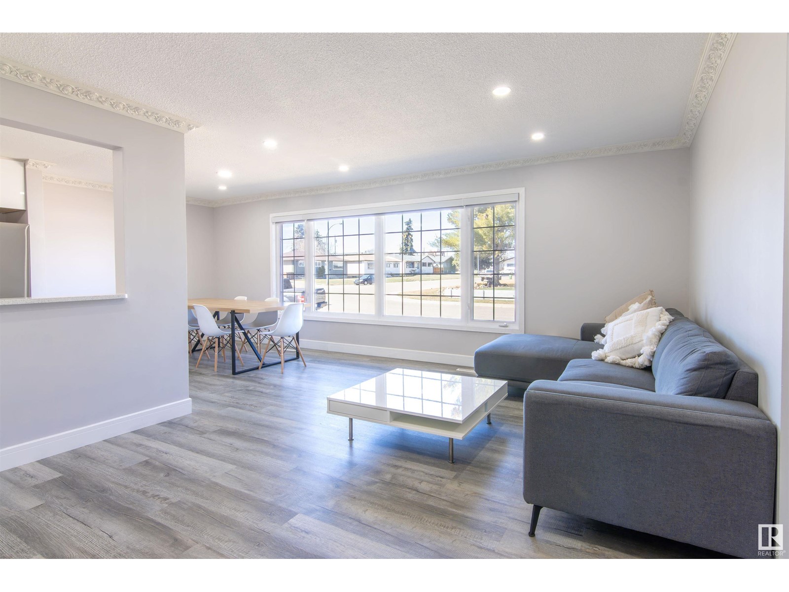 Property at 7215 135A AV NW image 3
