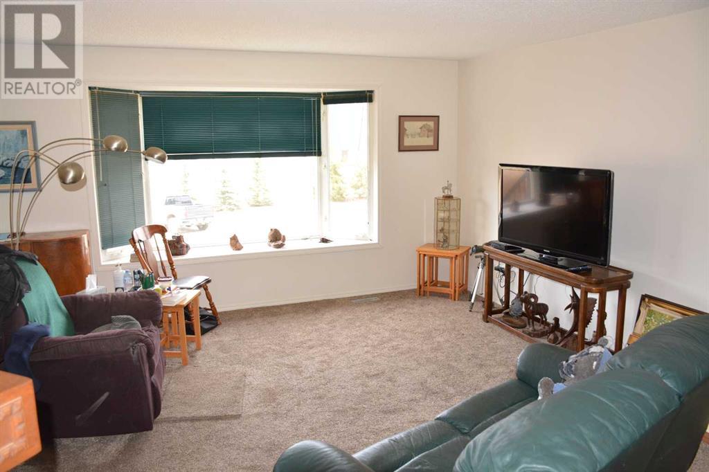 Property at 7113 99 Street image 3