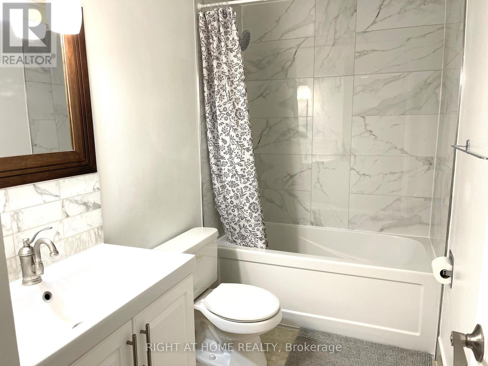 Property at 301E BLUEVALE STREET N image 5