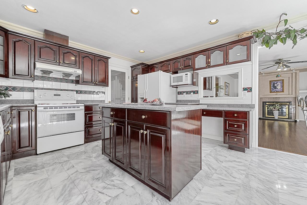 Property at 15162 81A AVENUE image 3