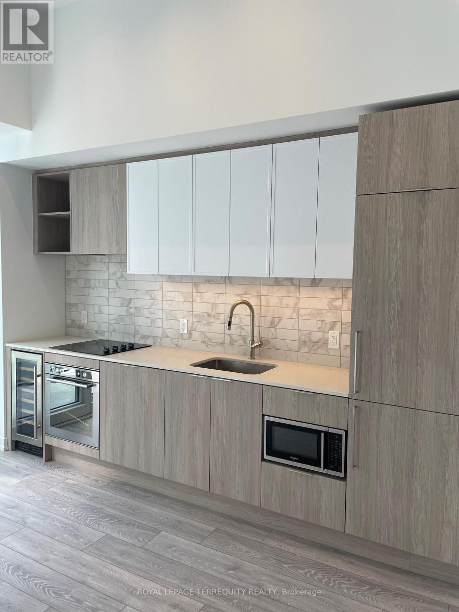 Ph01 - 2020 Bathurst Street, Toronto, Ontario  M5P 0A6 - Photo 2 - C12092179