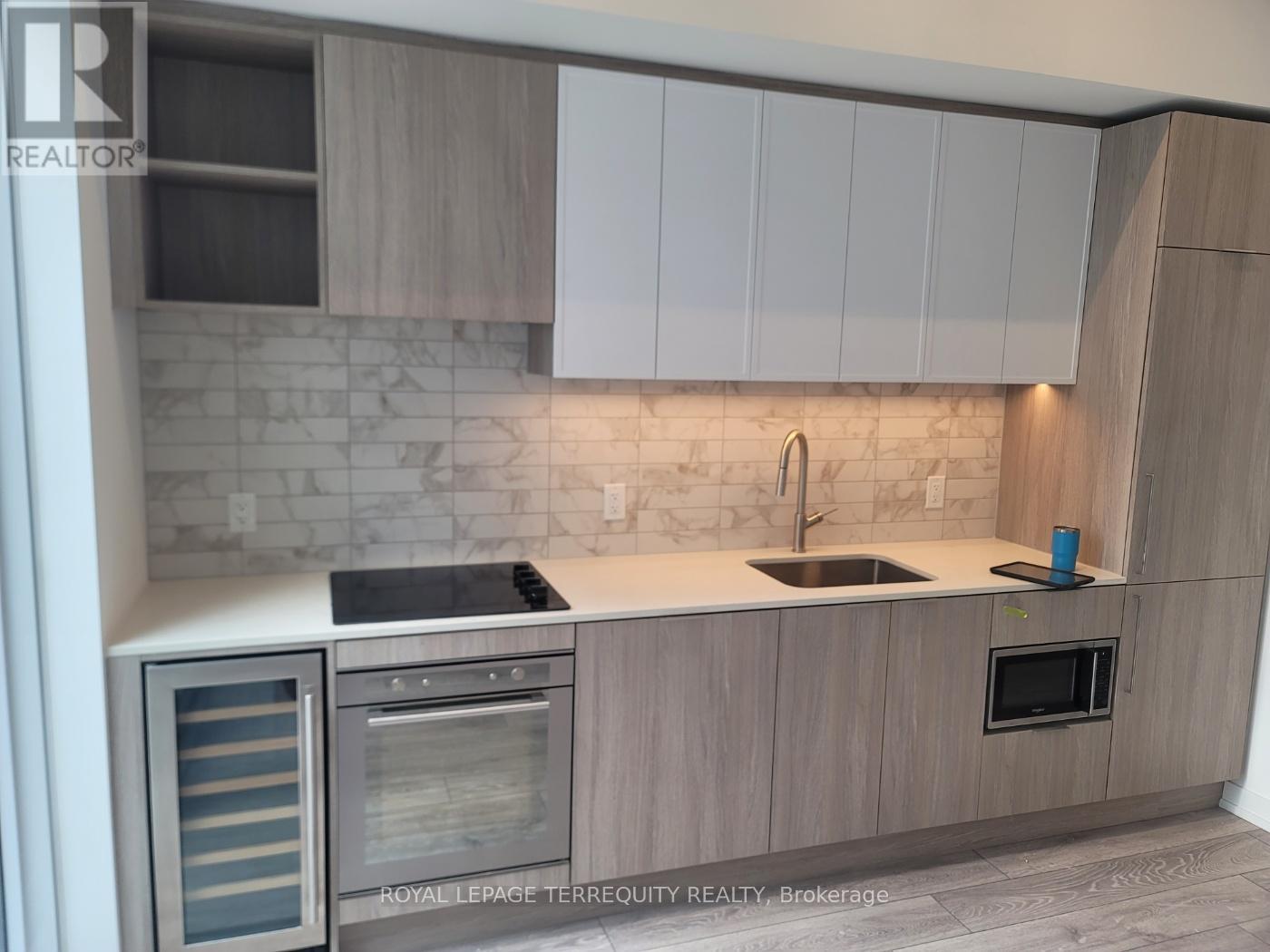 Ph01 - 2020 Bathurst Street, Toronto, Ontario  M5P 0A6 - Photo 3 - C12092179