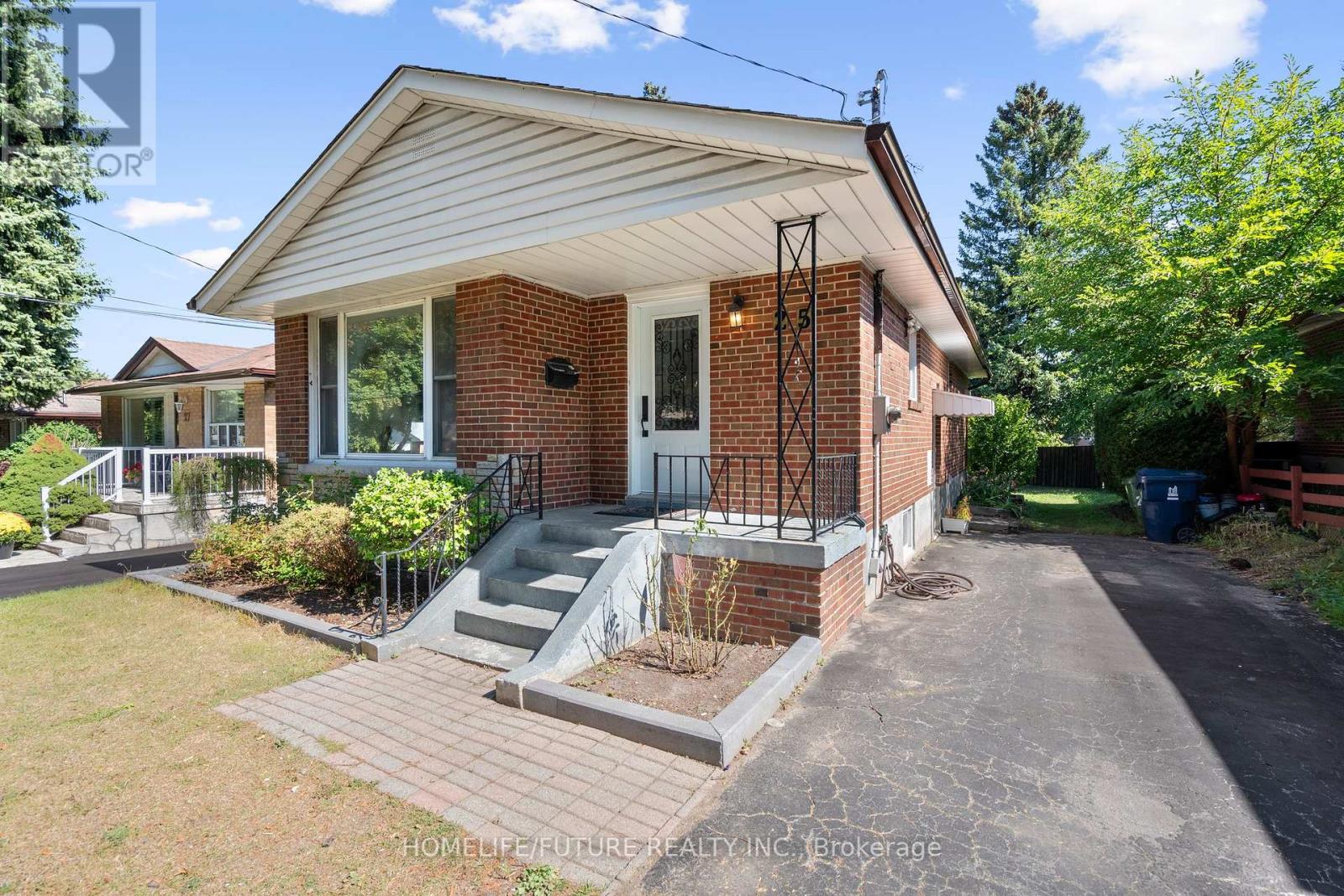 Property at 25 PEKING ROAD image 2