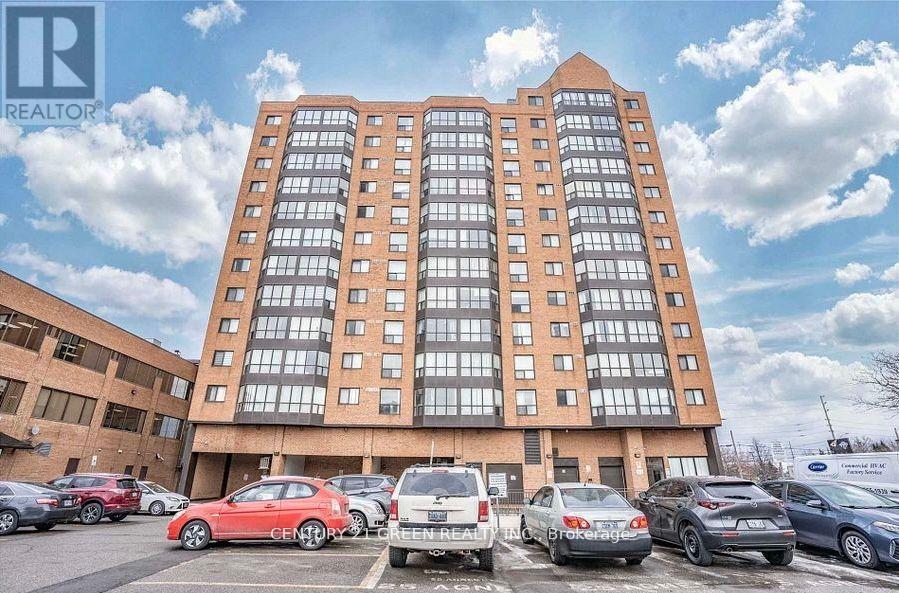 303 - 25 Agnes Street N, Mississauga, Ontario  L5B 3X7 - Photo 3 - W12092196