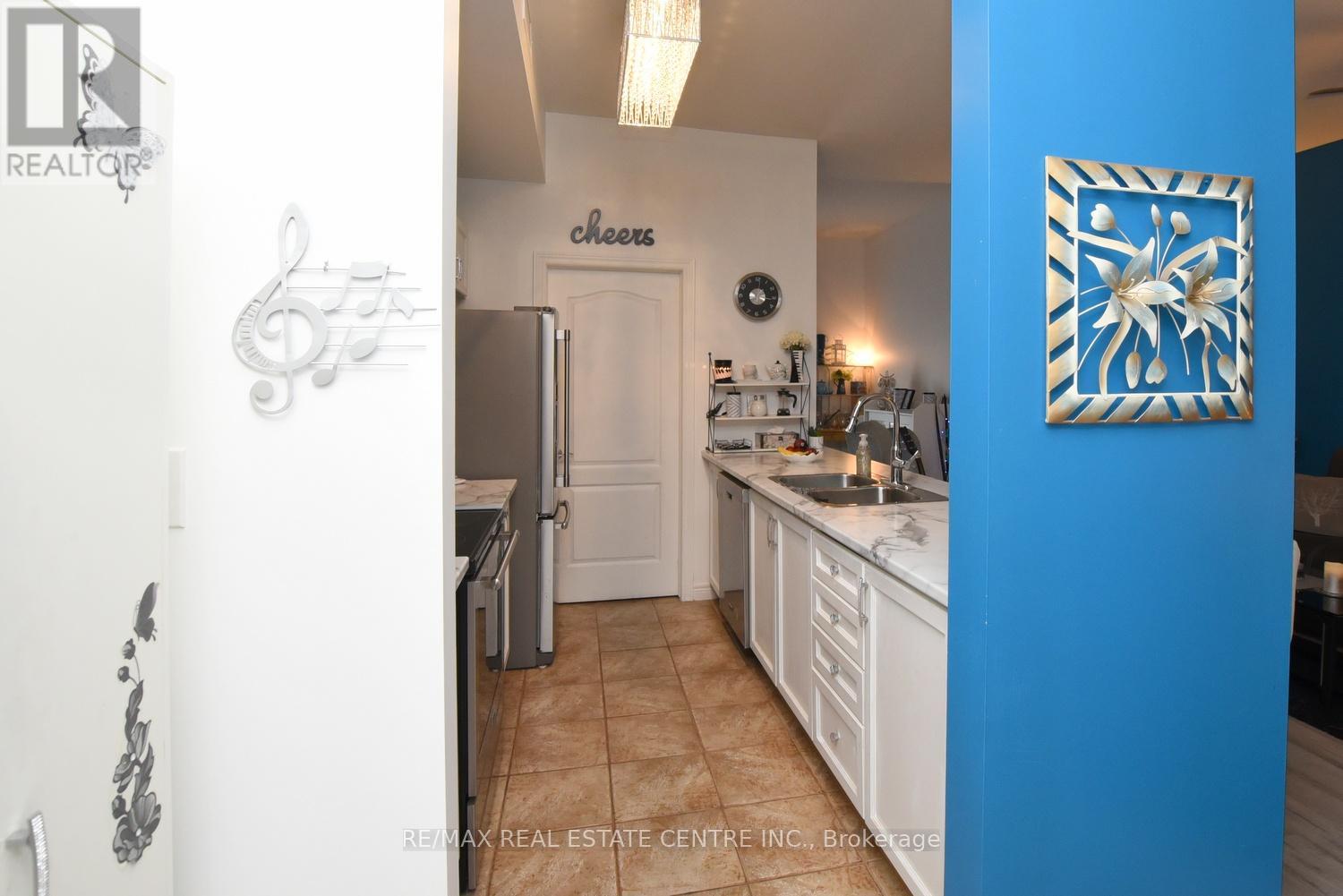 2 - 60 Natalia Avenue, Hamilton, Ontario  L0R 1W0 - Photo 6 - X12092151