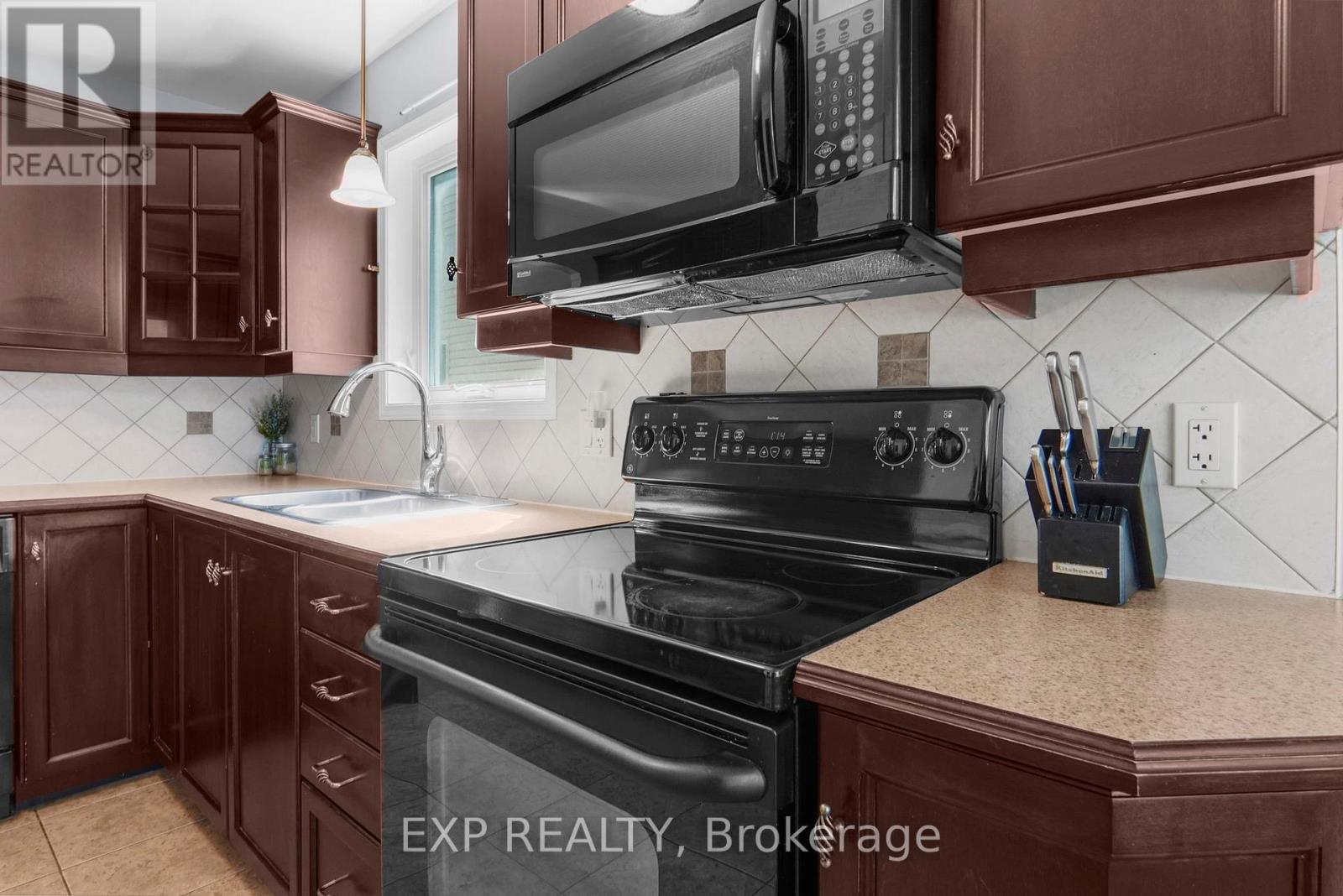 114 Echowoods Avenue, Ottawa, Ontario  K2S 2E7 - Photo 10 - X12092235