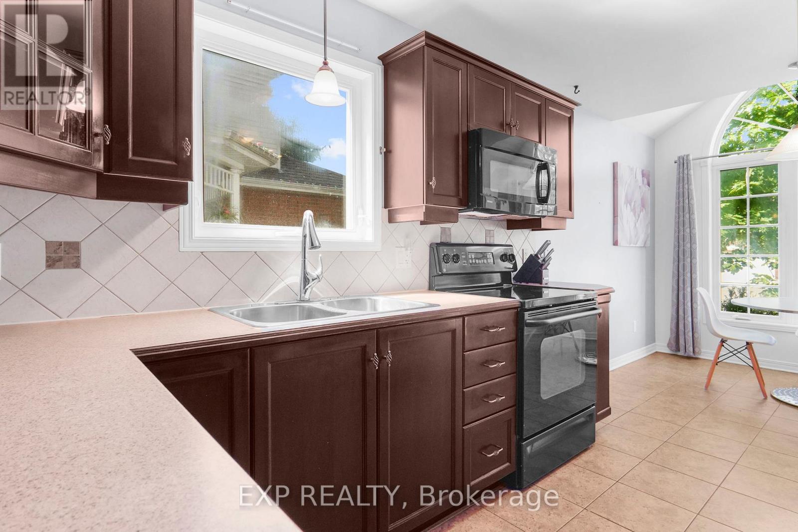 114 Echowoods Avenue, Ottawa, Ontario  K2S 2E7 - Photo 8 - X12092235