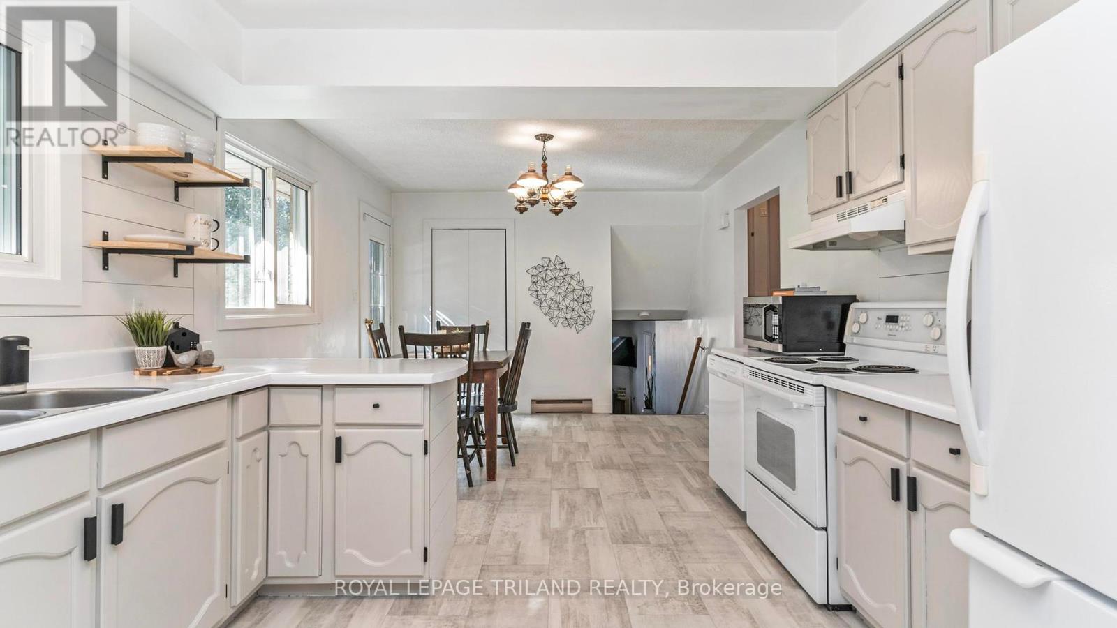 8945 Hacienda Road, Aylmer, Ontario  N5H 2R1 - Photo 6 - X12010144
