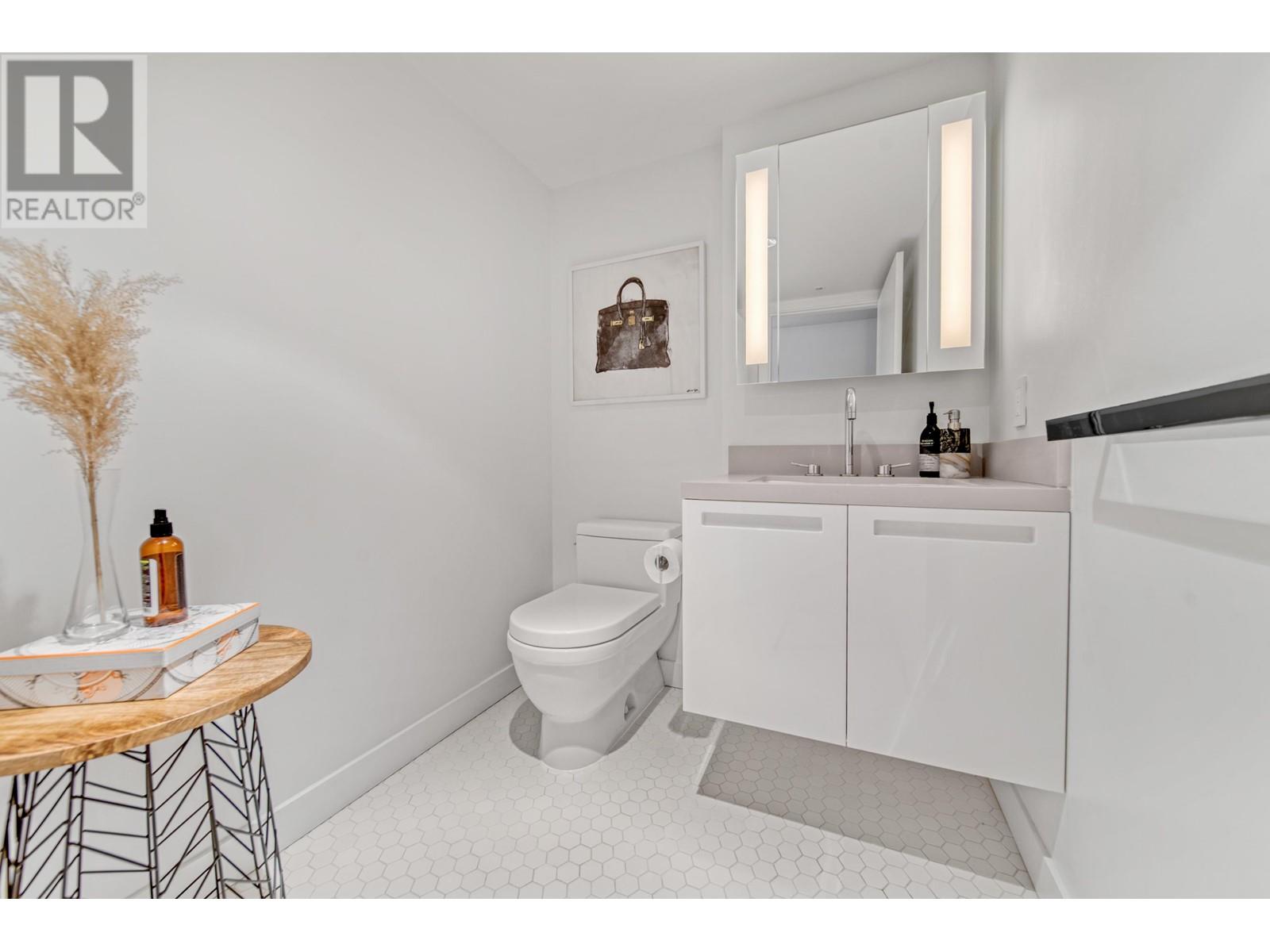 Listing Picture 14 of 30 : PH7 188 KEEFER STREET, Vancouver / 溫哥華 - 魯藝地產 Yvonne Lu Group - MLS Medallion Club Member