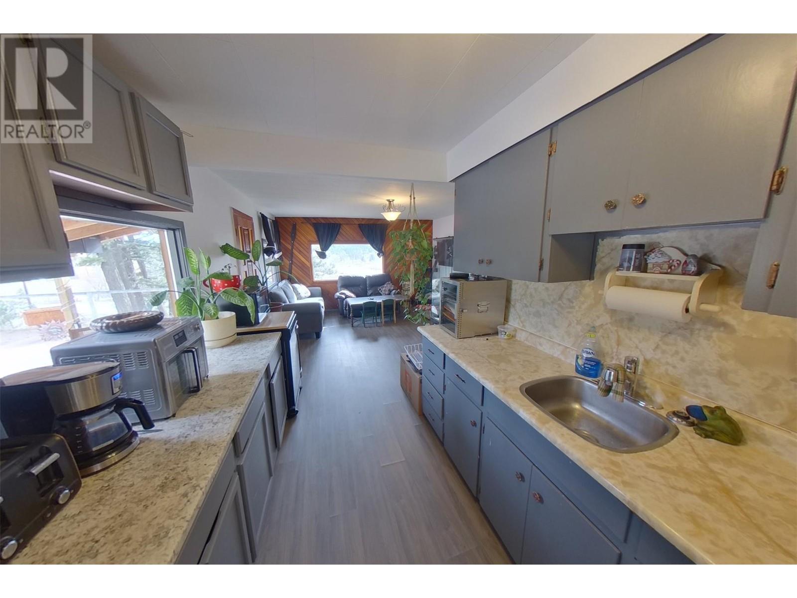 2201 3/95 Highway, Cranbrook, British Columbia  V1C 6W8 - Photo 5 - 10338253