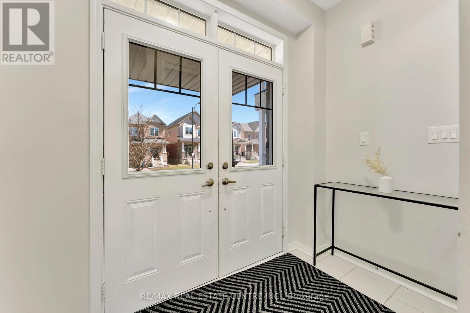 Property at 33 SUMAC DRIVE image 5