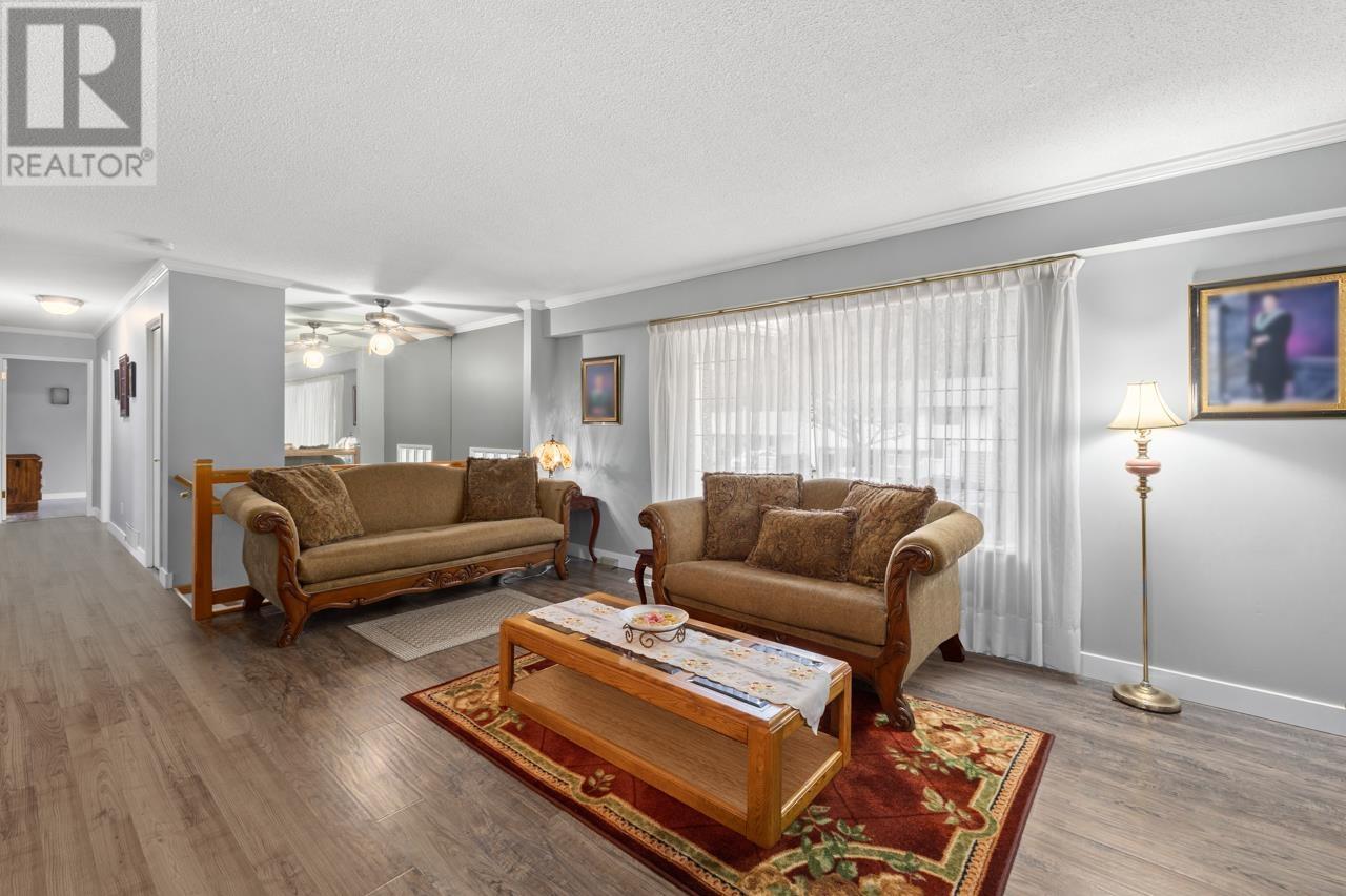 3728 Oakdale Street, Port Coquitlam, British Columbia  V3B 4W8 - Photo 3 - R2990934