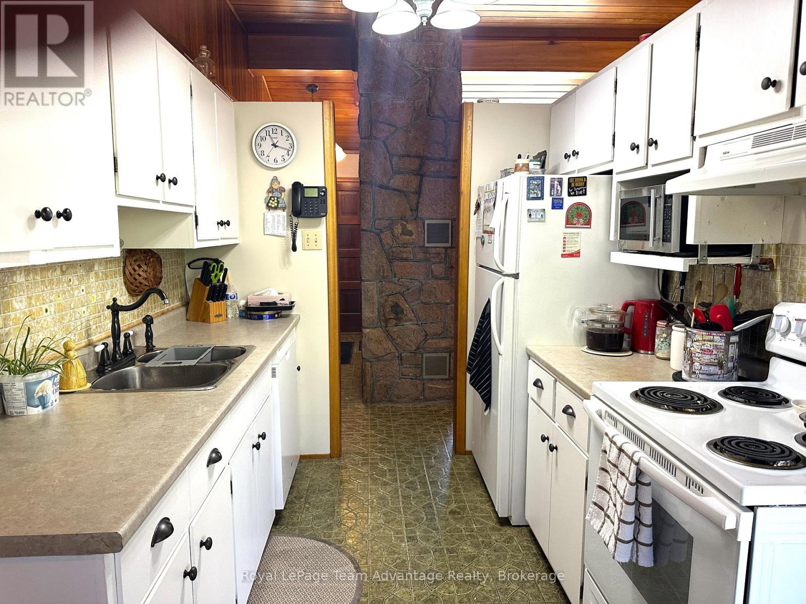 709 141 Highway, Seguin, Ontario  P0C 1J0 - Photo 14 - X12092268