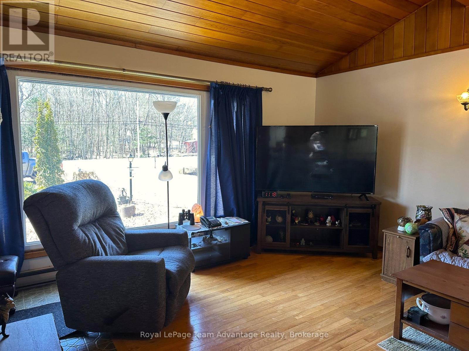 709 141 Highway, Seguin, Ontario  P0C 1J0 - Photo 6 - X12092268